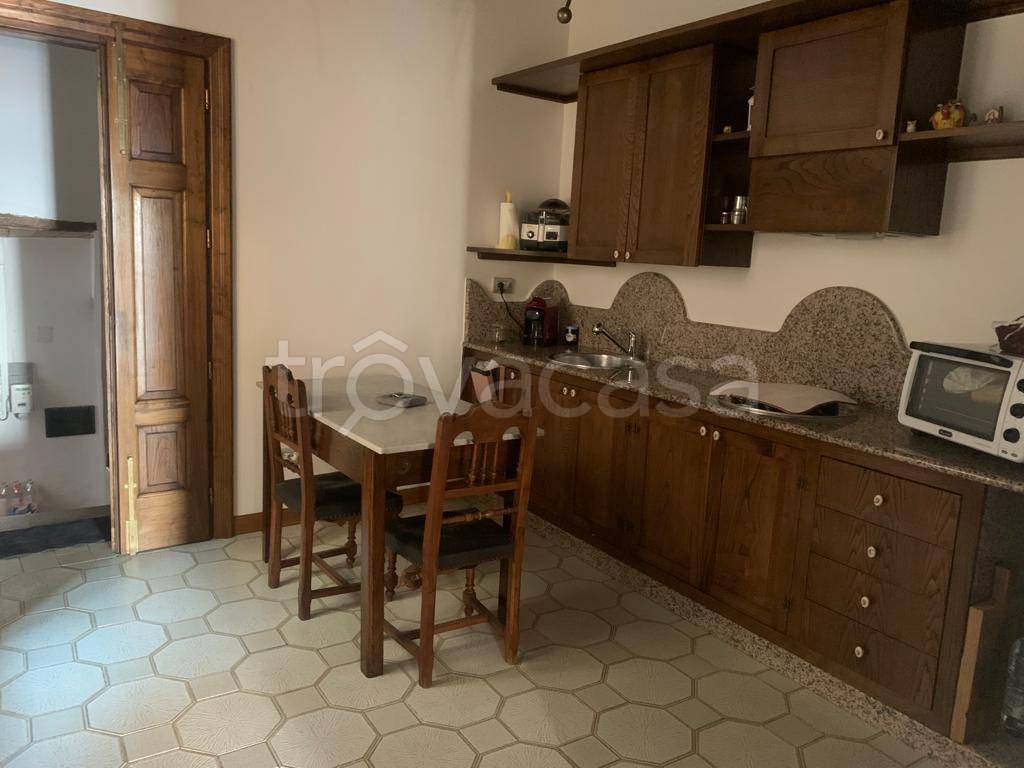 Appartamento in vendita ad Altavilla Silentina via Solimene