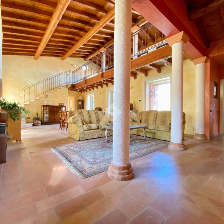 Villa in vendita a Castelleone via Maddalena di Canossa, 21