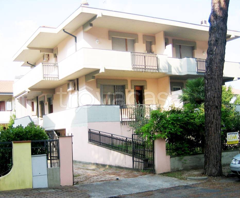 Appartamento in affitto a Cervia viale Vulcano, 43