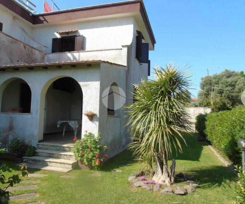 Villa Bifamiliare in in affitto da privato ad Ardea via delle Alghe Marine, 79