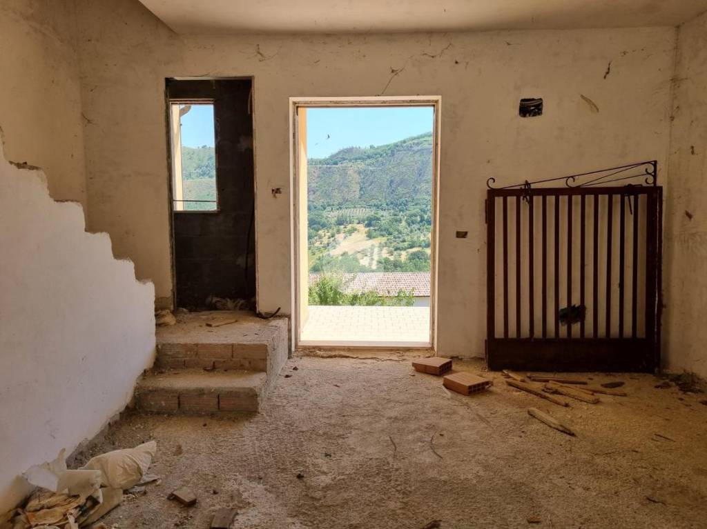 Villa Bifamiliare in vendita a Mendicino via colle degli ulivi