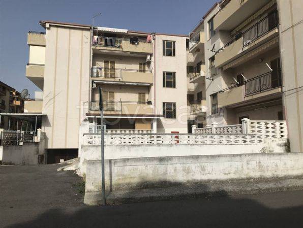 Appartamento in vendita a Roseto Capo Spulico piazza olimpia