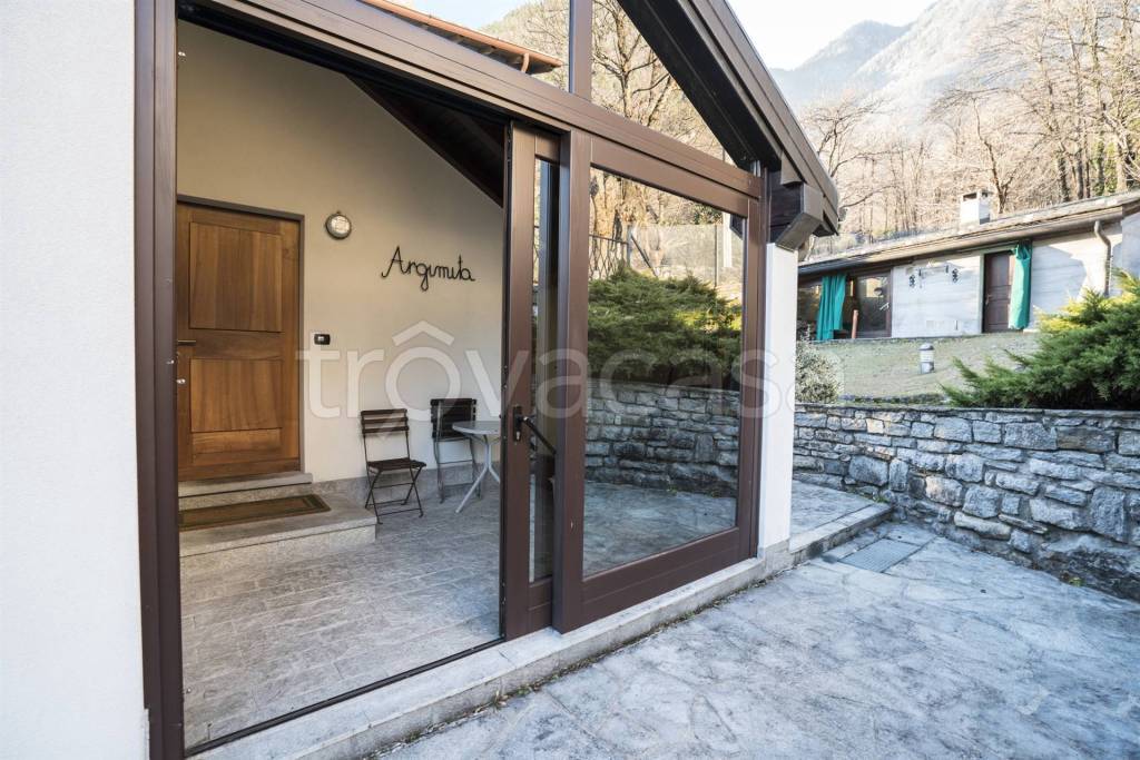 Villa in vendita a Piuro via Martinucci
