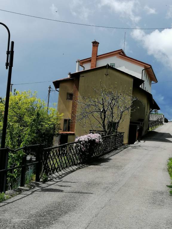 Villa in in vendita da privato a Stregna frazione Tribil Superiore, 7