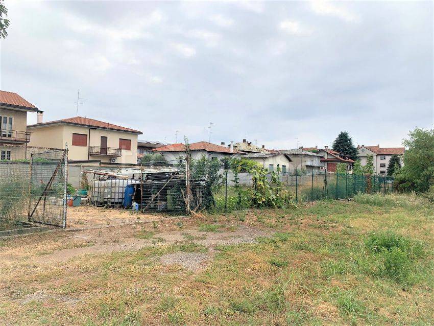 Terreno Residenziale in vendita a Canegrate via Magenta, 58