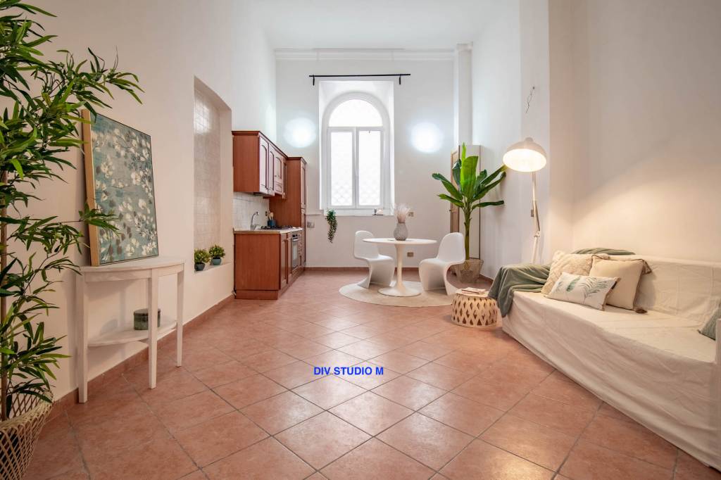 Appartamento in vendita a Roma via Nino Bixio
