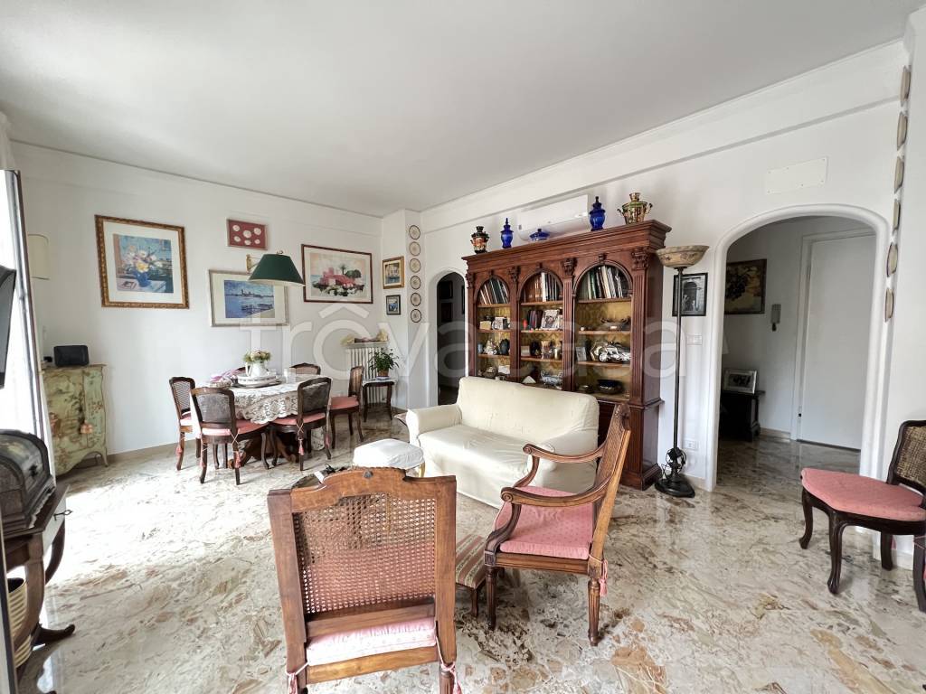 Appartamento in vendita a Rapallo corso Cristoforo Colombo, 26