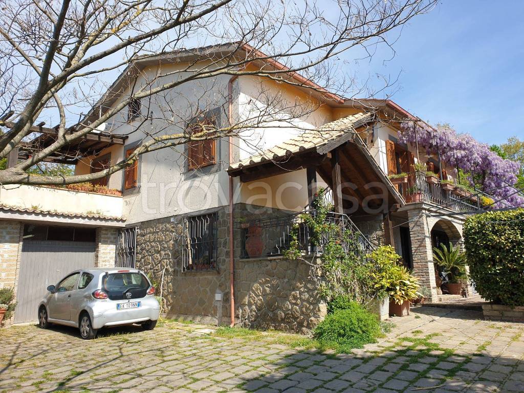 Villa in in vendita da privato a Manziana via Giovanni Falcone, 22