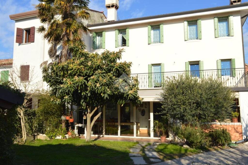Villa a Schiera in vendita a Treviso via u. Bottacin, 4