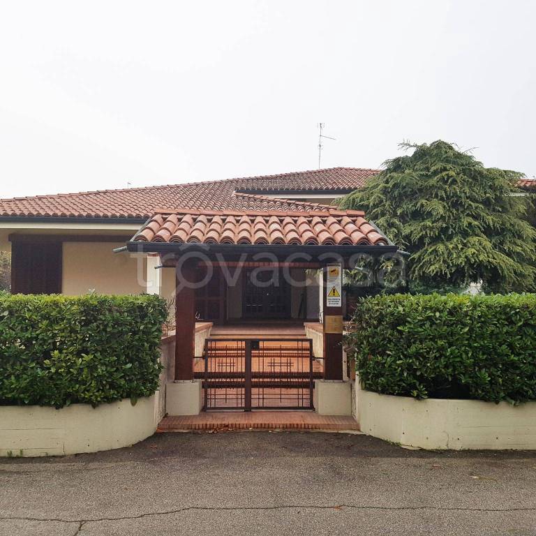 Villa in in vendita da privato a Guastalla via Parma, 3