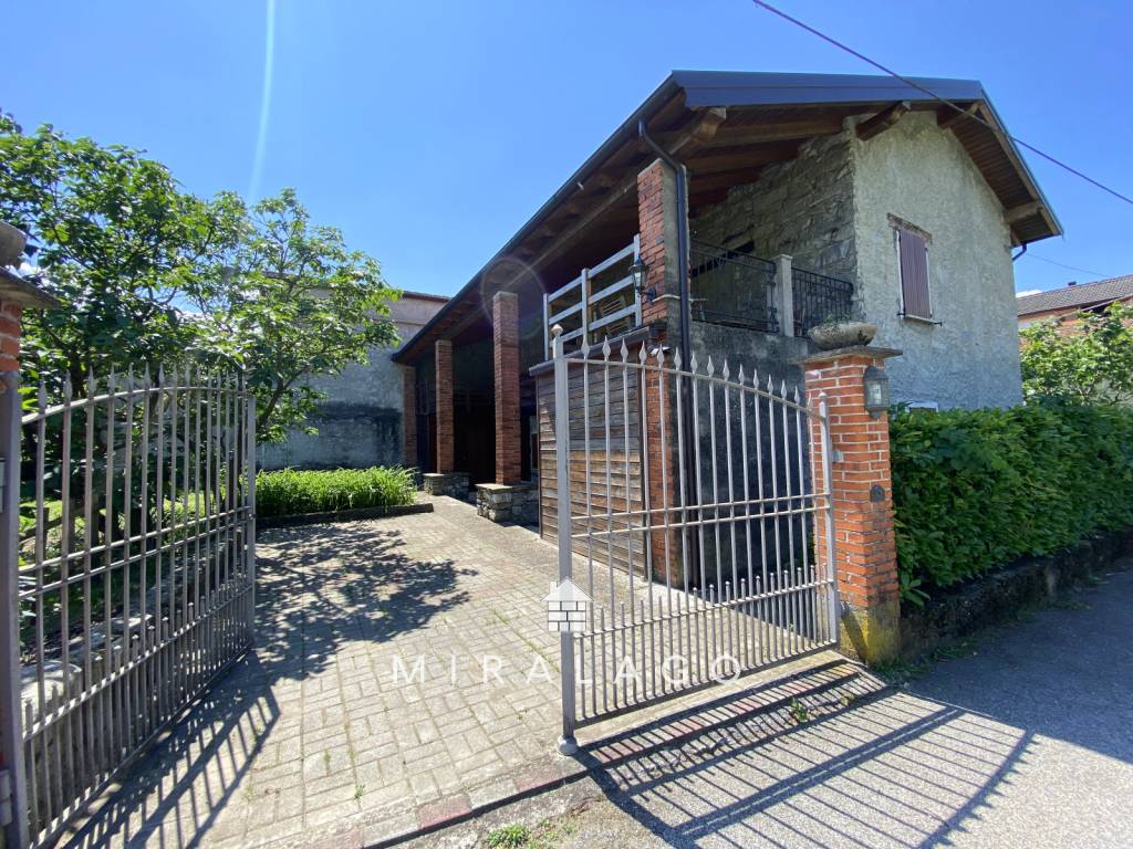 Villa in vendita a Sorico via Poncetta