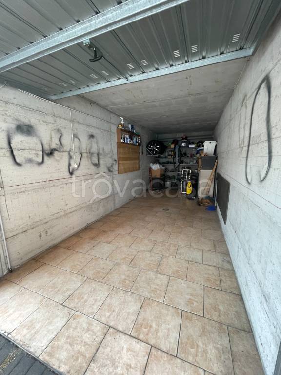 Garage in vendita a Gallarate via Cesare Correnti