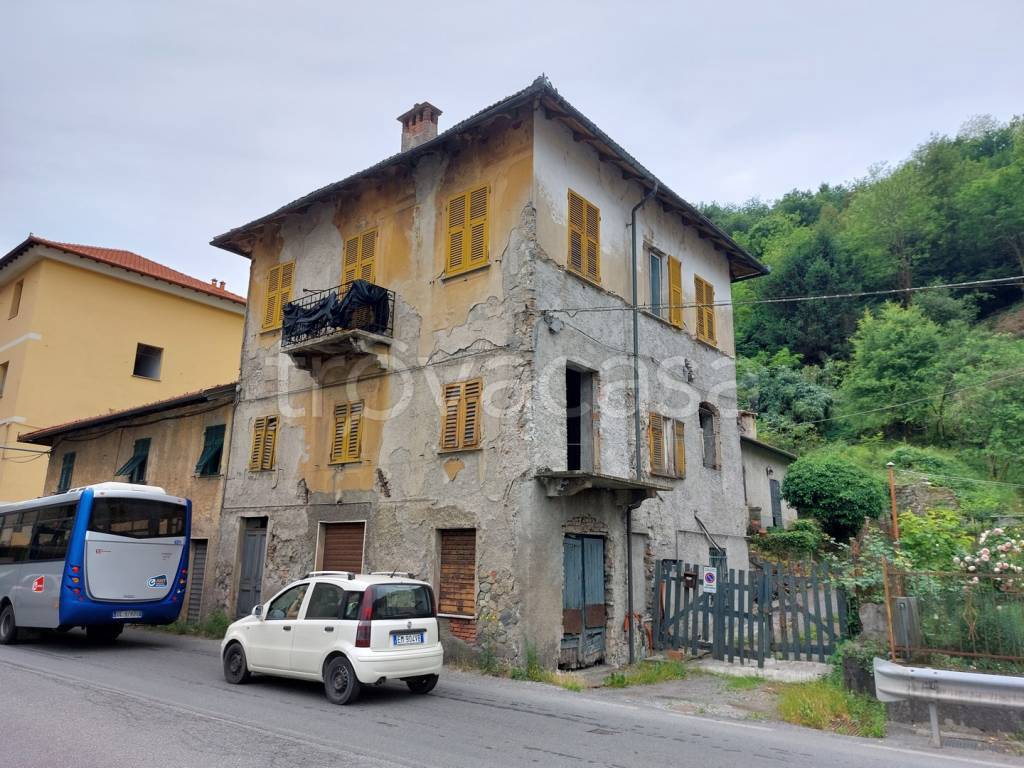 Casa Indipendente in vendita a Savignone via Isorelle, 50