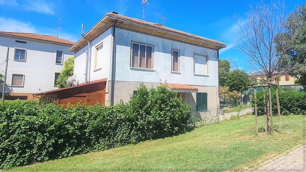 Casa Indipendente in vendita a Fano via del Mulino, 33