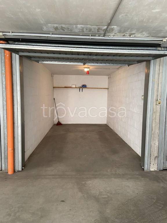 Garage in vendita a Torino via Vistrorio, 72