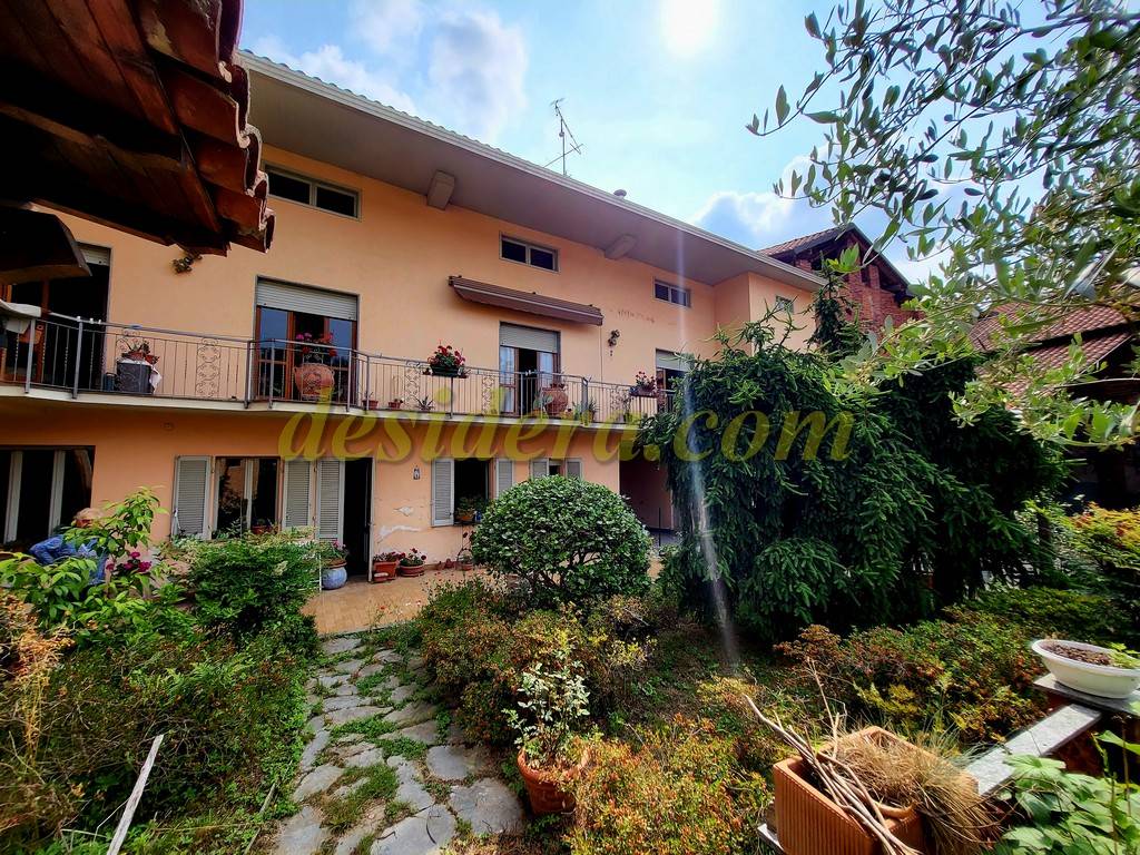 Casa Indipendente in vendita a Cavaglio d'Agogna via Asilo, 14