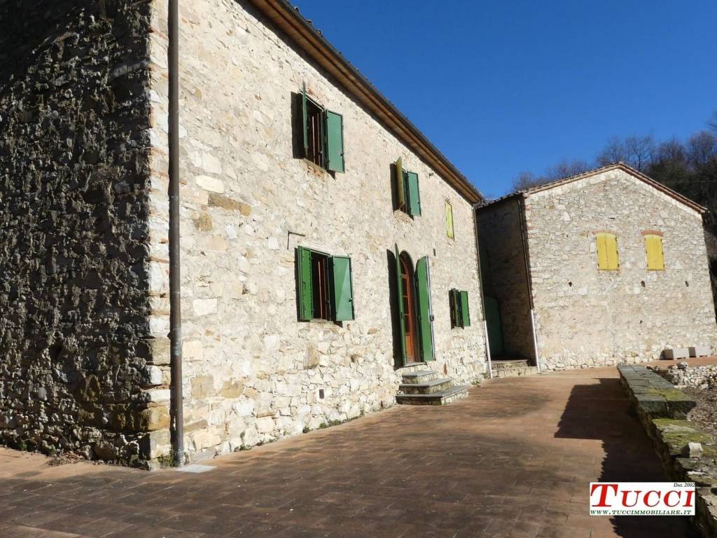 Colonica in vendita a Serravalle Pistoiese via Ville, 5