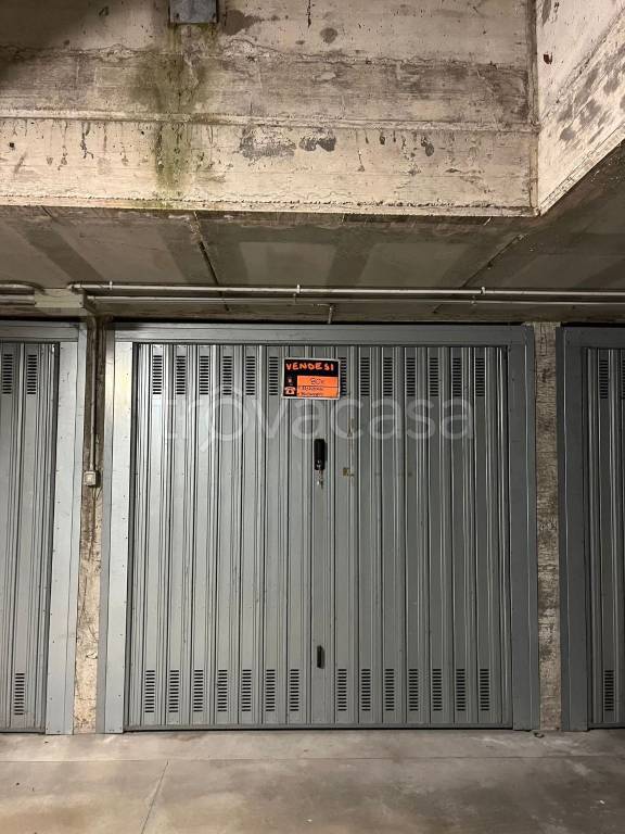 Garage in vendita a Cassina de' Pecchi via Torrente Molgore, 4