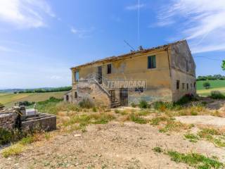 Casa indipendente in vendita a morrovalle contrada burella 58