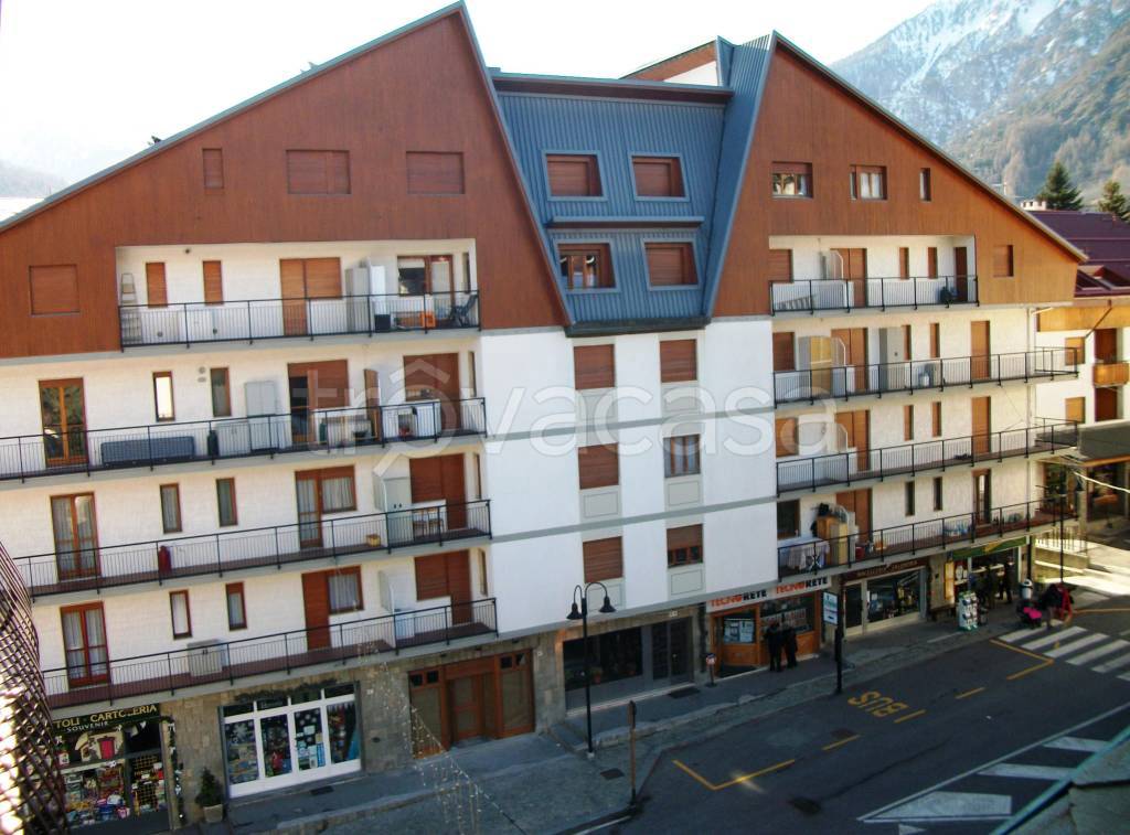 Appartamento in vendita a Bardonecchia via g. F. Medail, 40