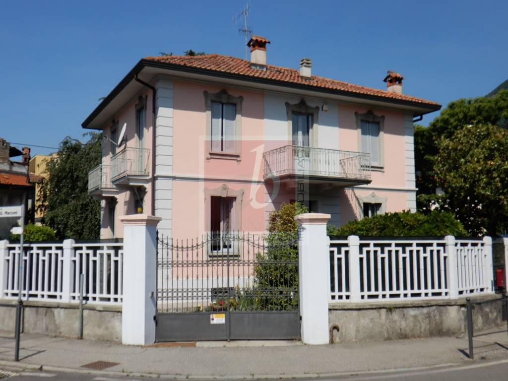 Villa in vendita a Cittiglio via Provinciale, 9