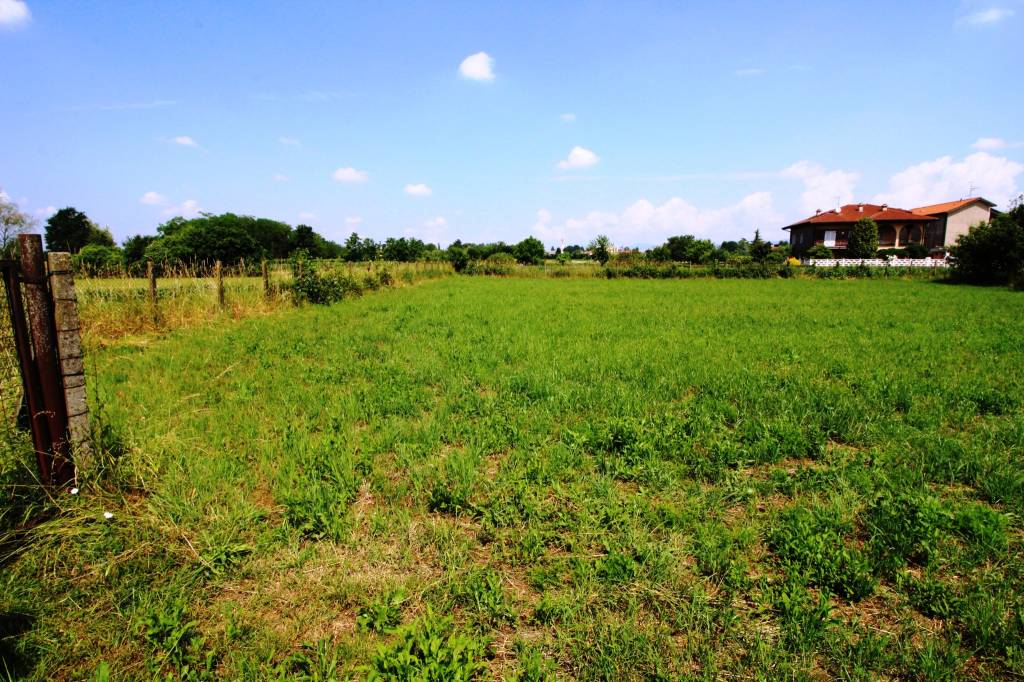 Terreno Agricolo in vendita a Cermenate via Cascina Lavezzari