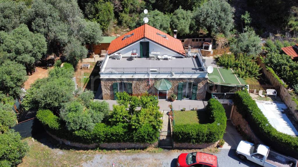 Villa in vendita a Cisano sul Neva strada Provinciale del Colle San Bernardo, 80