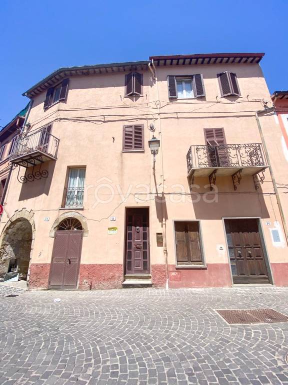 Appartamento in in vendita da privato a Cellere piazza Umberto I, 13