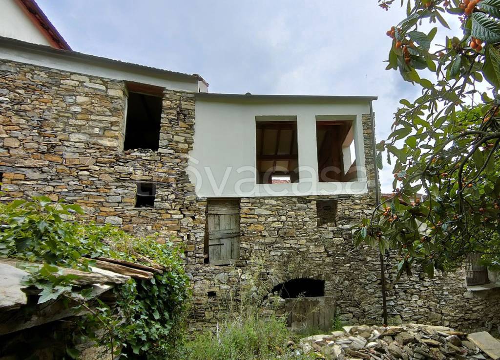 Casa Indipendente in vendita a Borgomaro via Candeasco