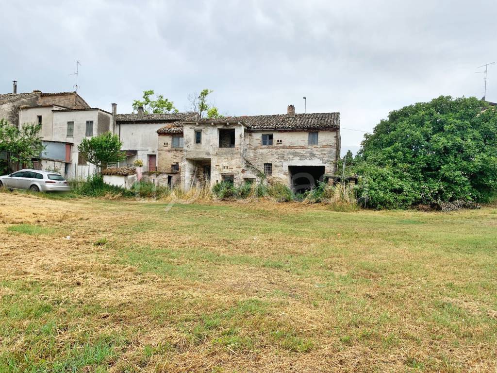 Colonica in vendita a Monte Urano contrada Sant'Isidoro