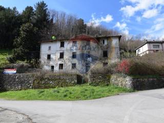 Casa indipendente in vendita a bagni di lucca terra rossa