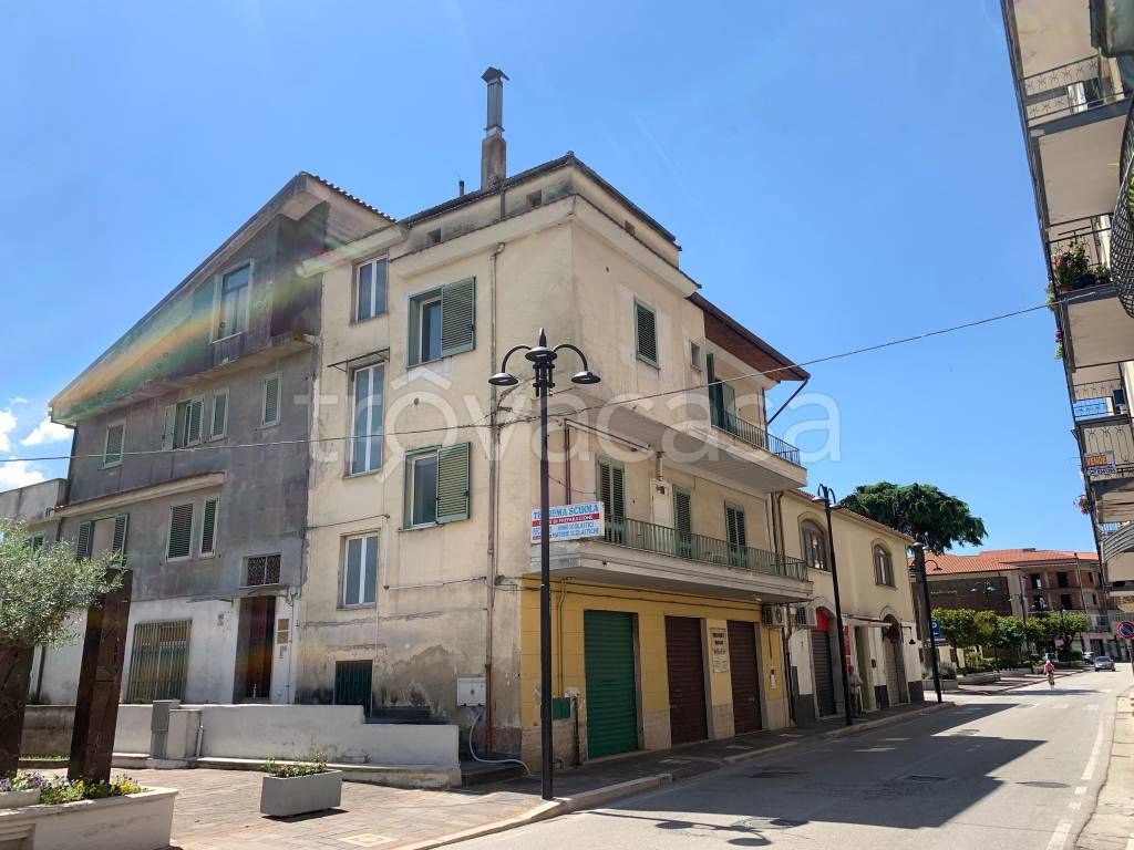 Appartamento in vendita a Polla via Campo la Scala