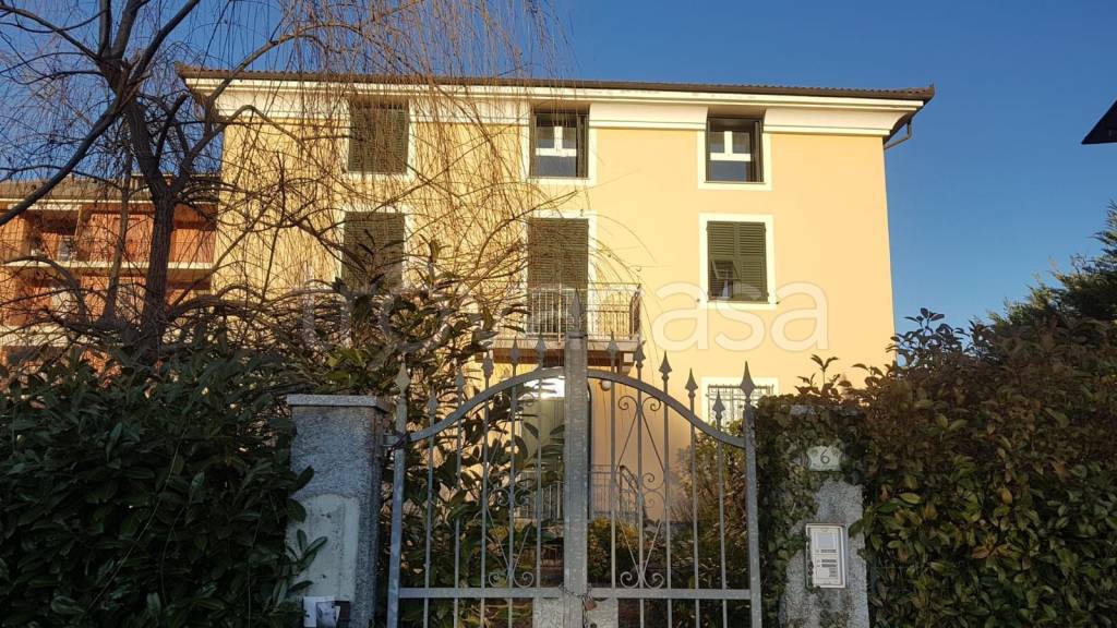 Villa Bifamiliare in in affitto da privato a Busalla piazza Eugenio Marchese, 6