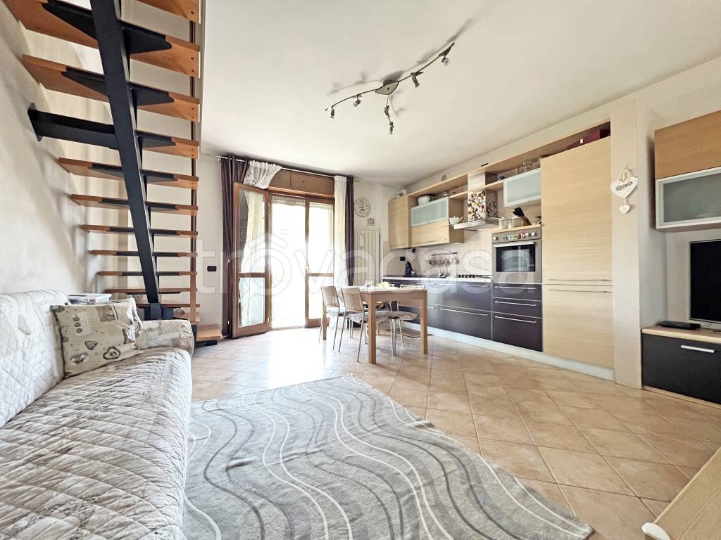 Appartamento in vendita a Cassano d'Adda via Inzago, 91