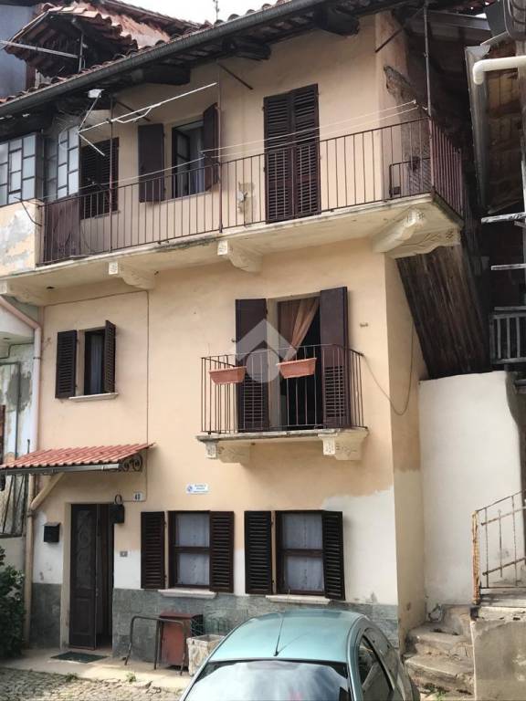 Casa Indipendente in vendita a Strona frazione cappio, 40
