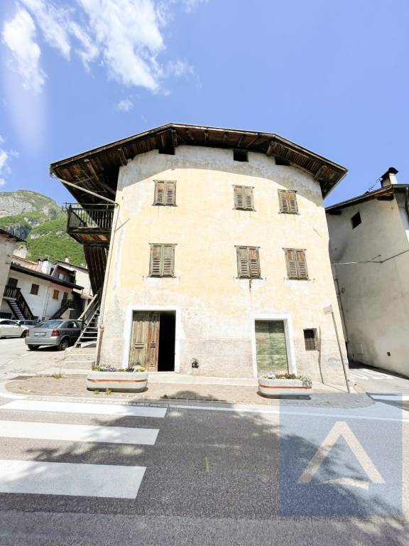 Villa a Schiera in vendita a Roverè della Luna via Dante Alighieri