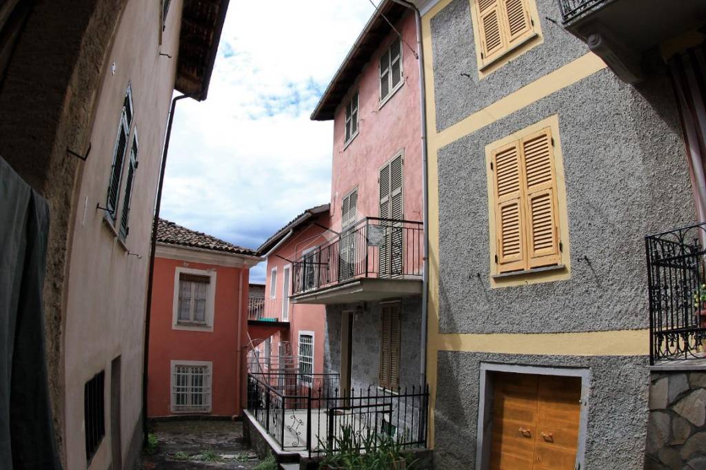 Casa Indipendente in vendita a Parodi Ligure via xx settembre, 13