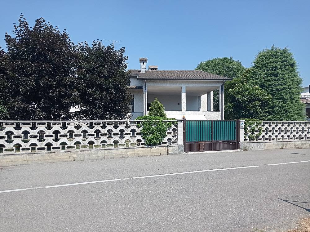 Villa in vendita a Rivolta d'Adda via Raffaello Sanzio, 8