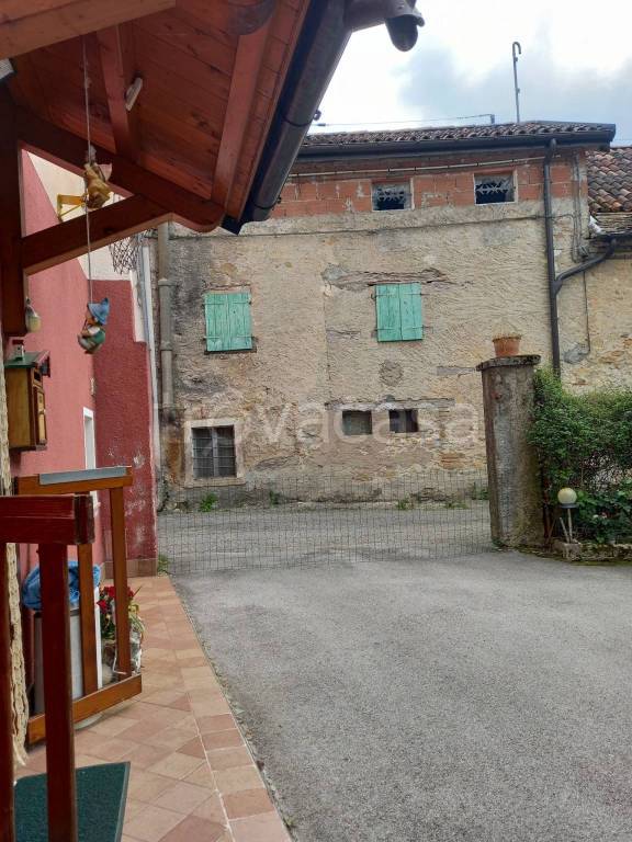 Intero Stabile in in vendita da privato a Borgo Valbelluna via Loreto, 2