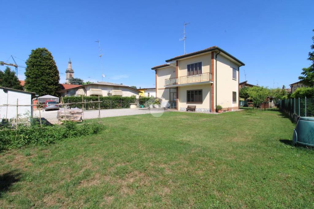Casa Indipendente in vendita a Finale Emilia via per Modena Ovest, 19