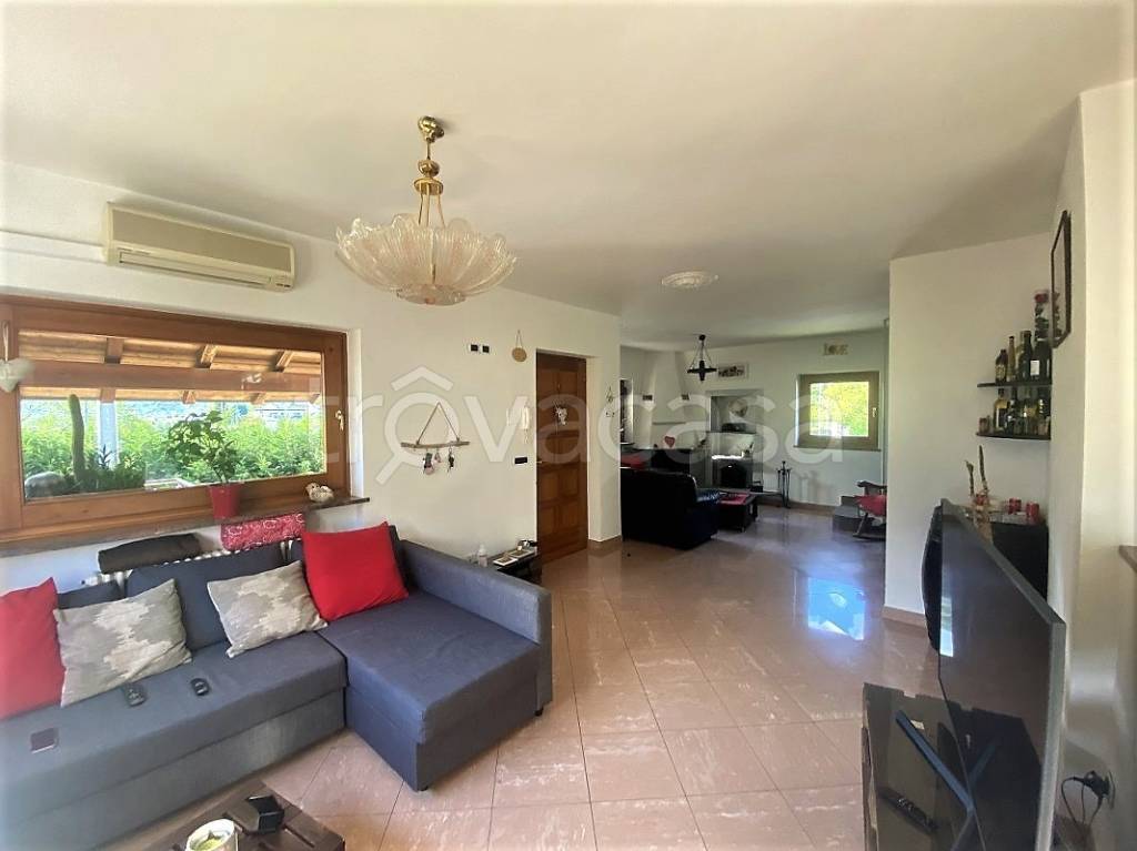 Villa in vendita a Pont-Saint-Martin via Carlo Viola, 41