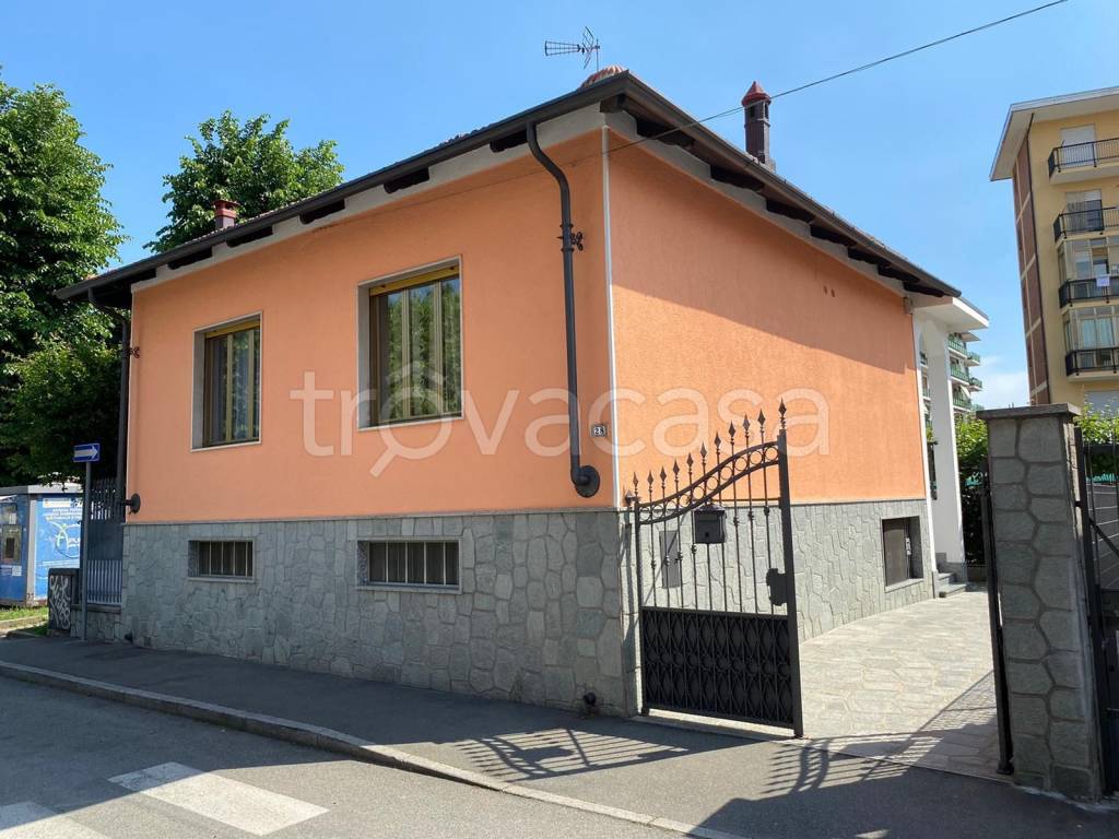 Casa Indipendente in in vendita da privato a Nichelino via Giuseppe Garibaldi, 28