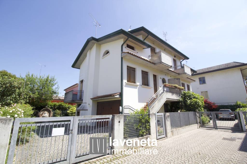 Villa Bifamiliare in vendita a San Donà di Piave via Erminio Zane, 32