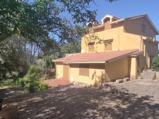 Villa in vendita a sant'agata de' goti piazza trieste