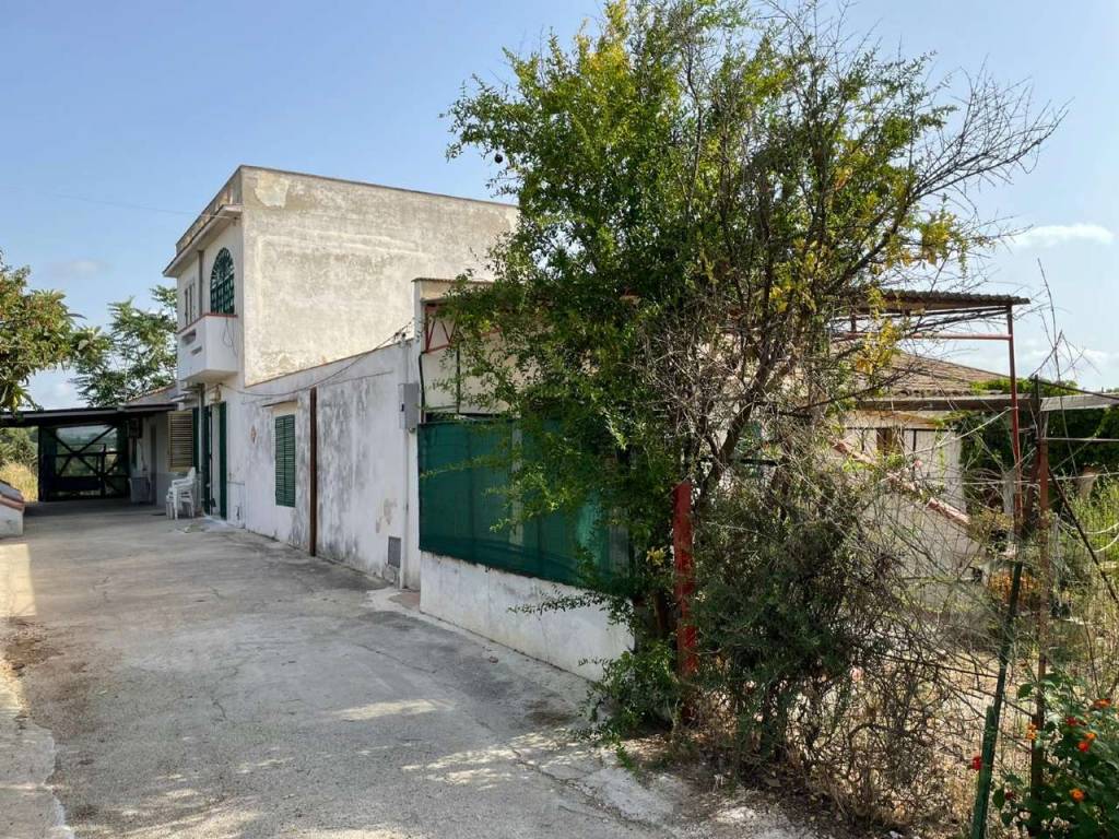 Casa Indipendente in vendita a Menfi via Campania