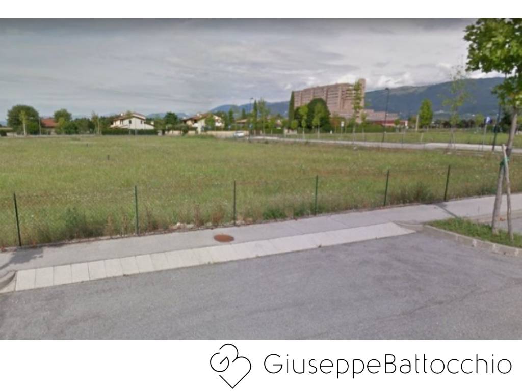 Terreno Residenziale in vendita a Bassano del Grappa via Domenico Modugno