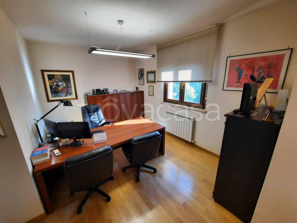 Ufficio in in affitto da privato ad Assisi via San Pio X, 96