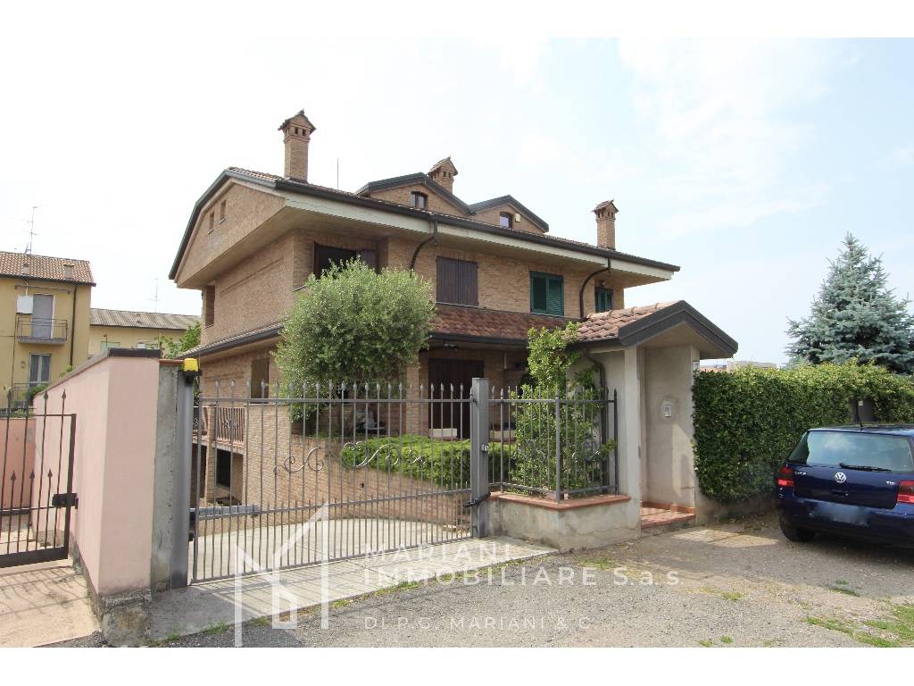 Villa Bifamiliare in vendita a Lainate via Calabria, 13