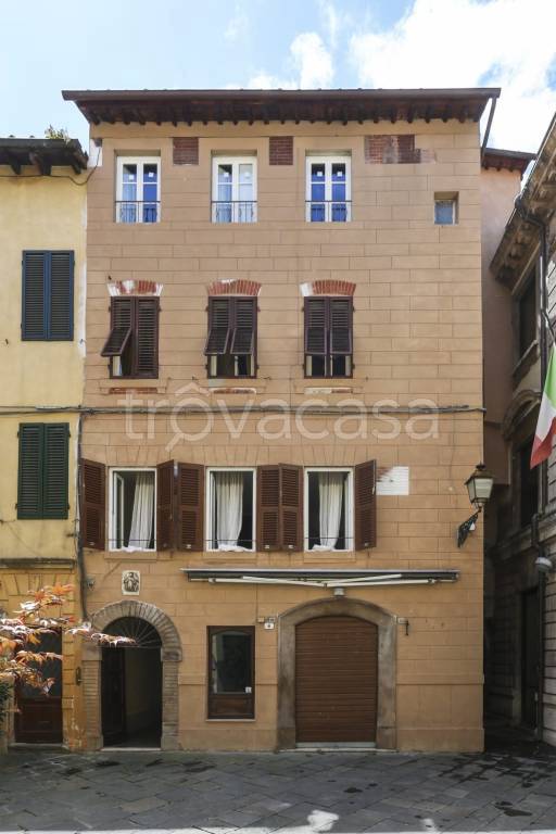 Appartamento in vendita a Lucca piazza San Michele