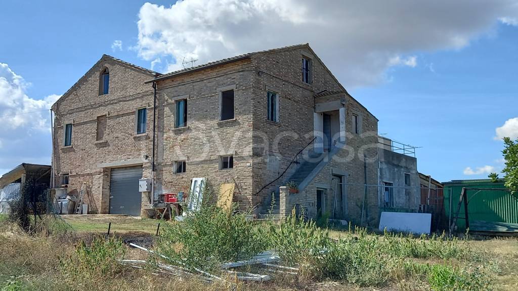 Colonica in vendita a Porto Sant'Elpidio raccordo Villa Bonafede